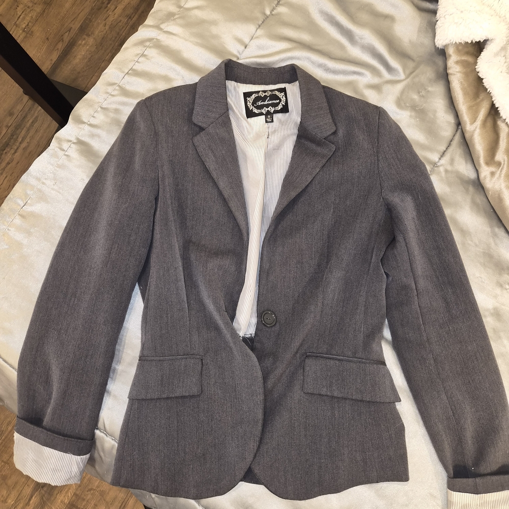Ambiance Women's Gray Single-Button Blazer